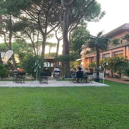 Storyville Winter فندق 3*