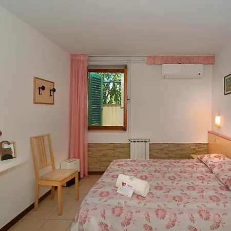 Storyville Winter 3*